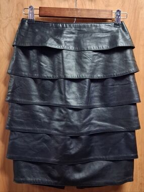 Vakko Vintage Black Genuine Lamb Leather Tiered Pencil Skirt Womens Size 6